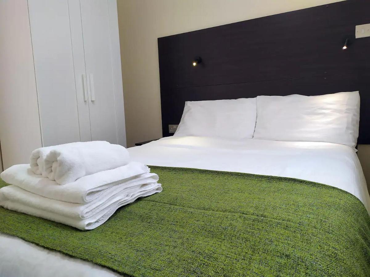 Apartment The Beech Flat - Self Contained One Bedroom Flat With Parking