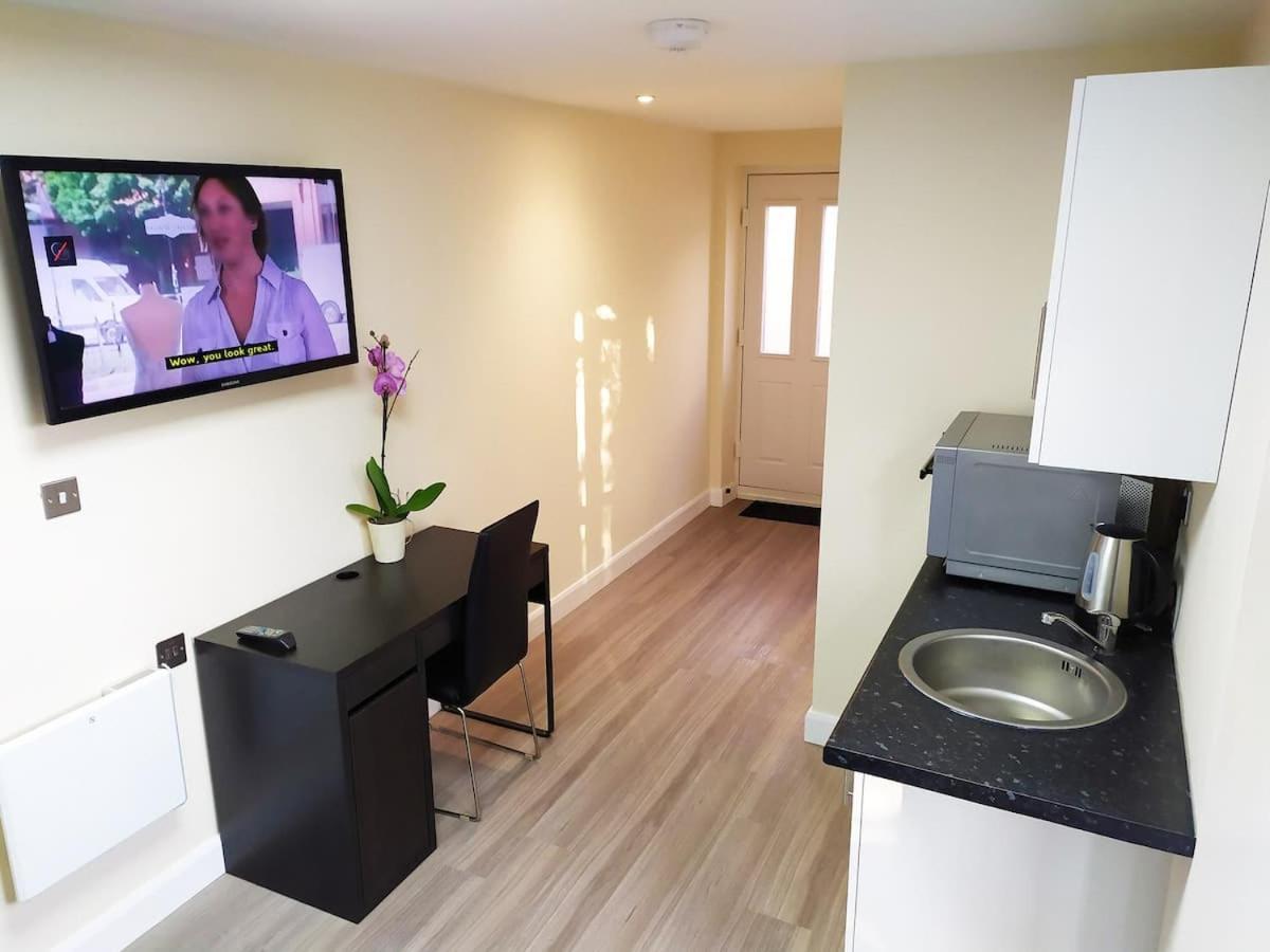 Apartment The Beech Flat - Self Contained One Bedroom Flat With Parking *
